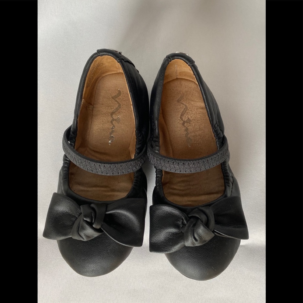 Ballet leather shoes